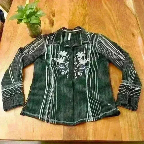 Vintage Y2K Boho Floral Embroidery Stripes Button Down Blouse Shirt. - Picture 6 of 13